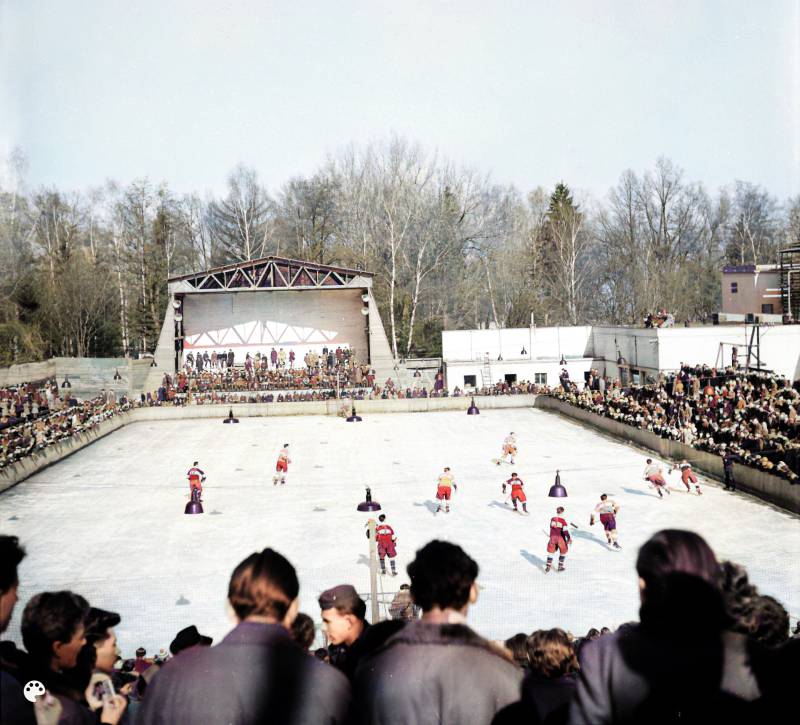 Takhle vypadal stadion v 50. letech ještě bez střechy
